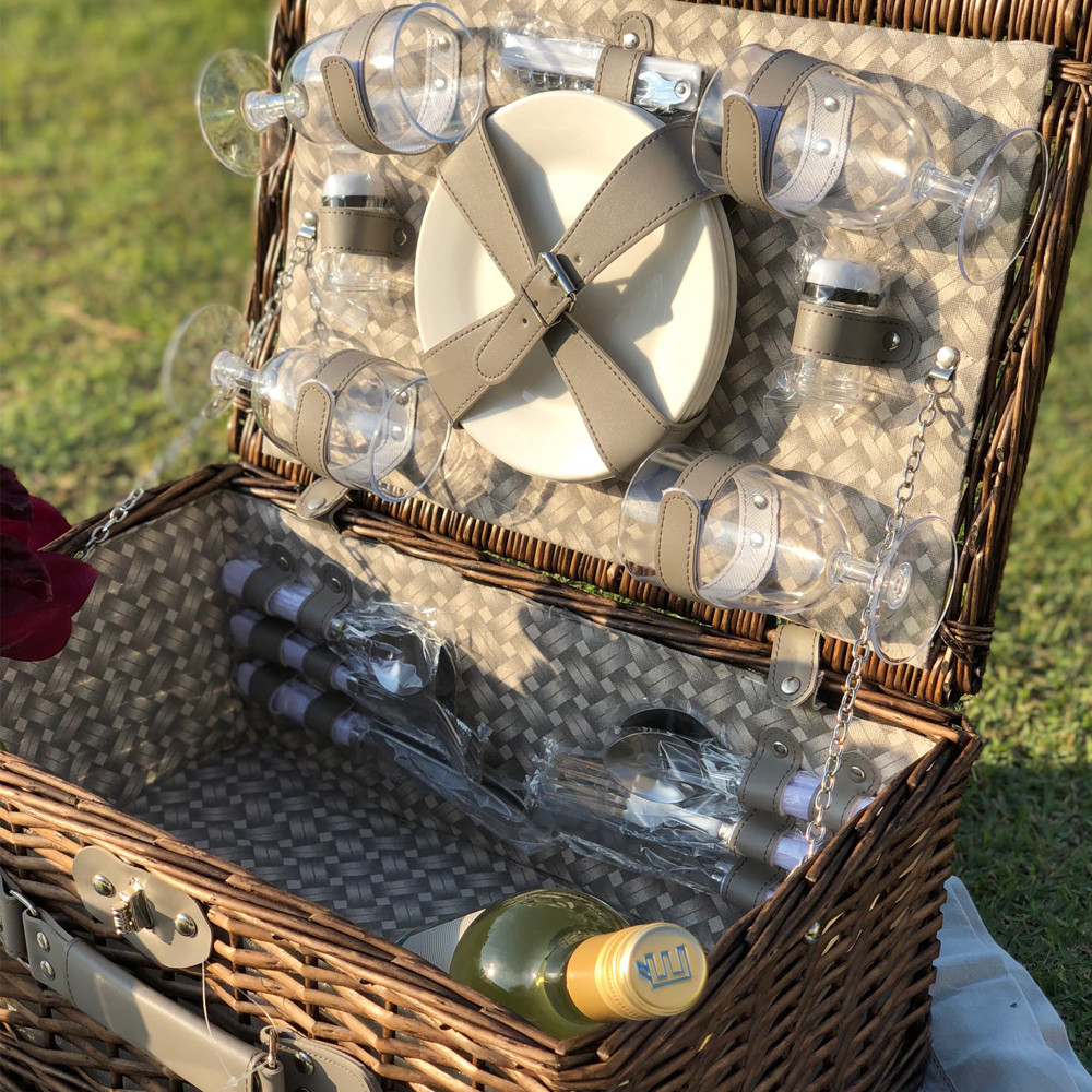Cesta de Piquenique Artesanal em Rattan com Acessórios