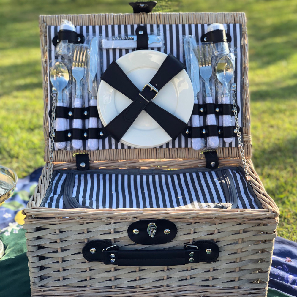 Cesta de Piquenique Artesanal em Rattan com Acessórios