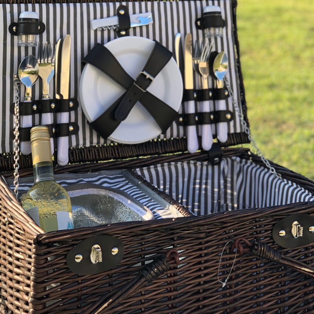 Cesta de Piquenique Artesanal em Rattan com Acessórios