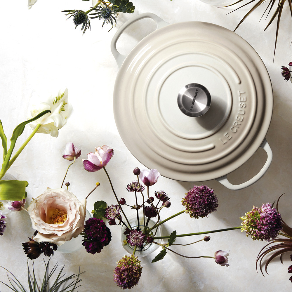 Panela Redonda Signature 28cm Le Creuset Branco | Maria Pia Casa
