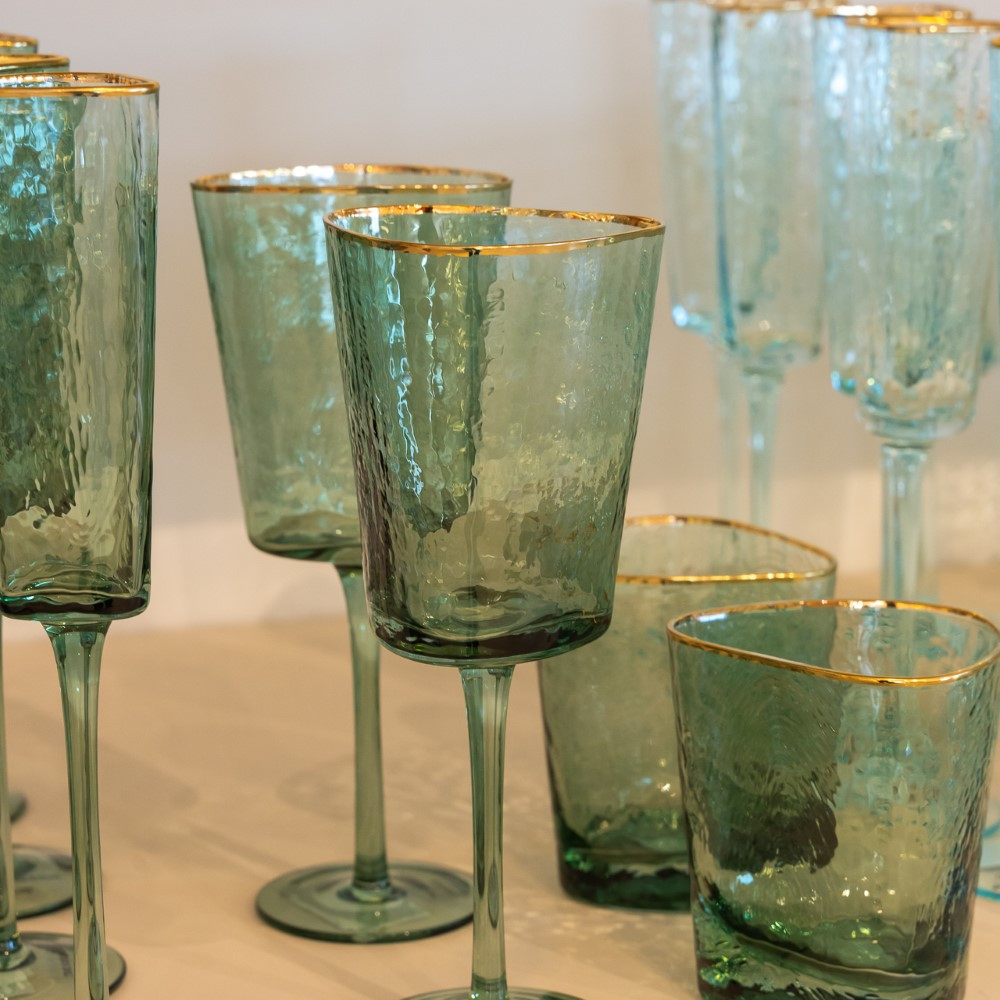 Golden-Rimmed Martim Red Wine Glass | Maria Pia Casa